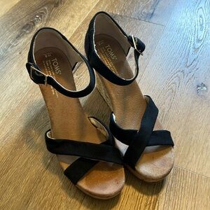 TOMS Wedge Heel Black Tan Cork Sandals Womens 8